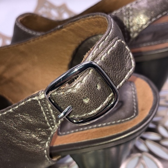 Clarks Artisan Leather Metallic Comfort Heeled Sandals Size 7 - Picture 7 of 10